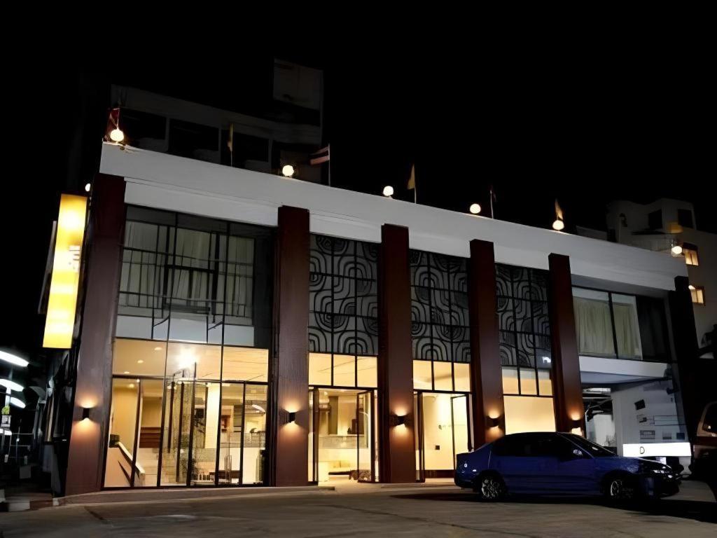 Hotel The Regent Ubon Ubon Ratchathani Esterno foto